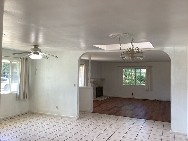 Building Photo - 4761 E Richert Ave