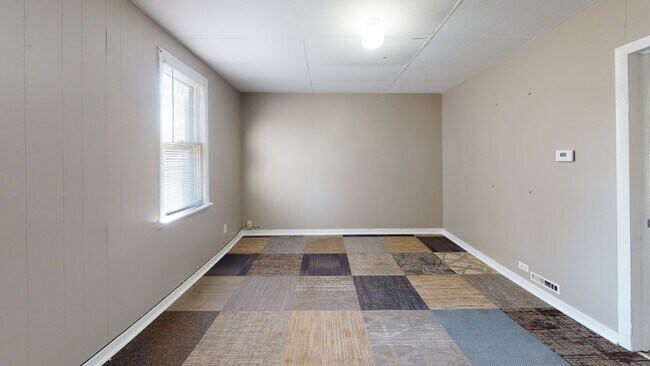 Building Photo - 4836 Northcote Ave