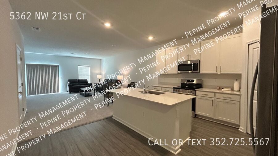 Building Photo - 5362 NW 21st Ct