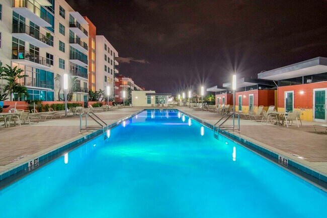 Building Photo - 1120 E Kennedy Blvd