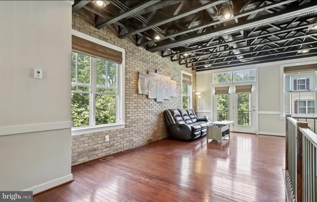 Building Photo - 109 Bellingham Dr