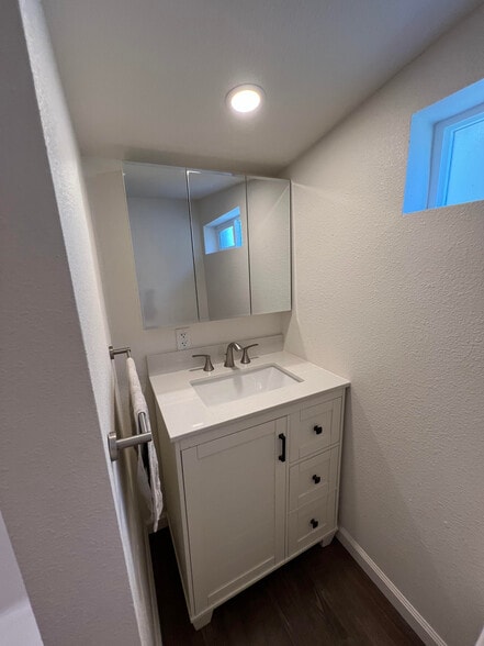 Building Photo - 334 S 8th St