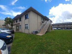 Building Photo - 7662 SW 152nd Ave