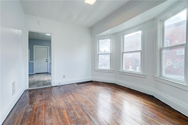 Building Photo - 459 Parsells Ave