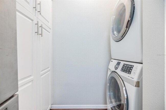 Building Photo - 501 Knights Run Ave