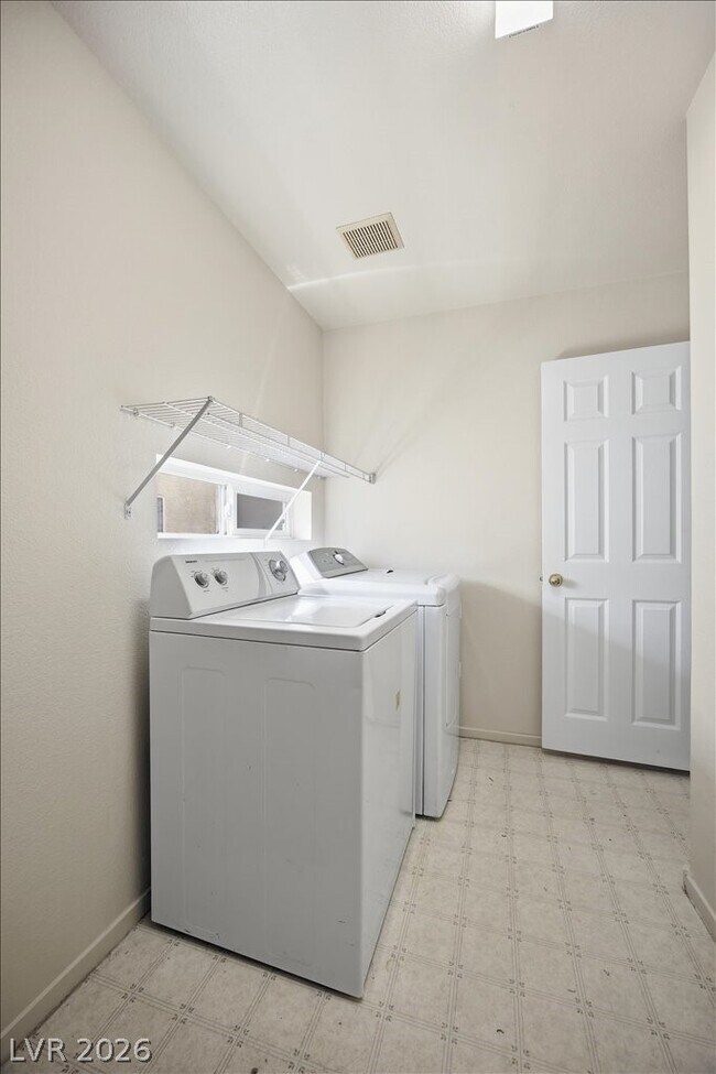 Building Photo - 7435 Aurora Glow St