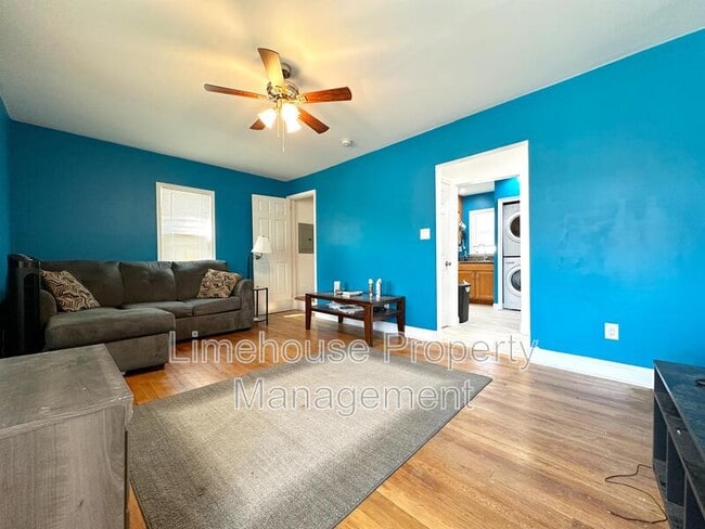 Building Photo - 8803 Tidewater Dr