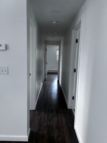 Access to bedrooms - 172 S Maple St