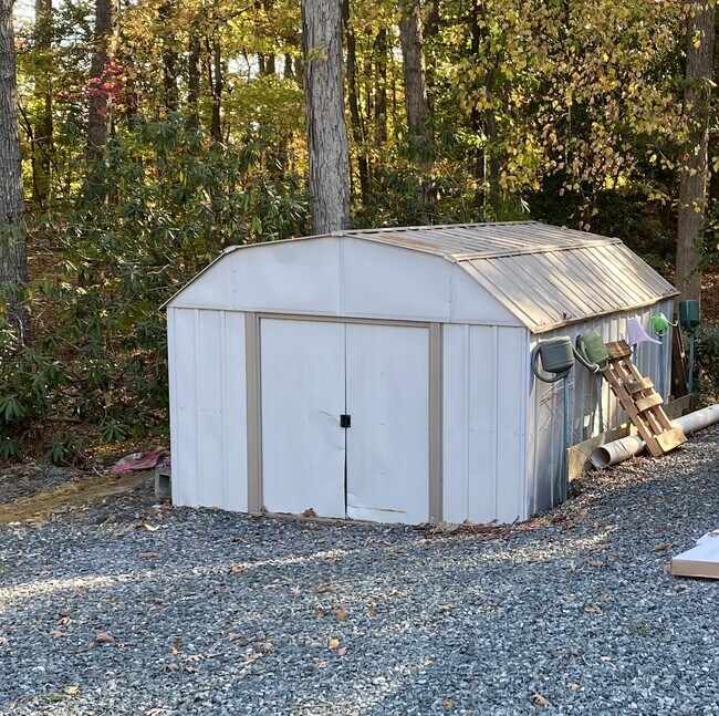 Storage/garden shed - 48 Hope Rd