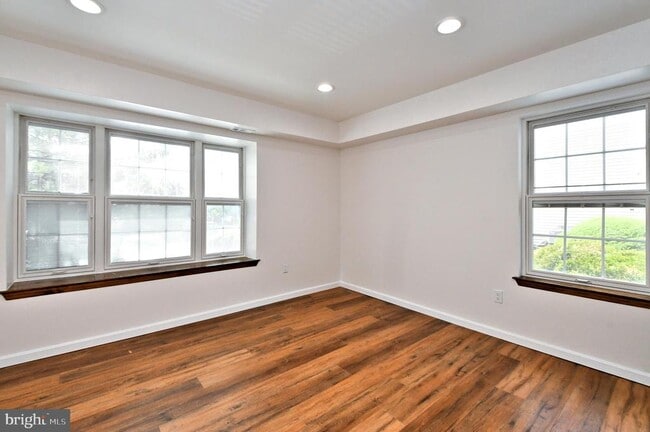 Building Photo - 1401 Society Pl