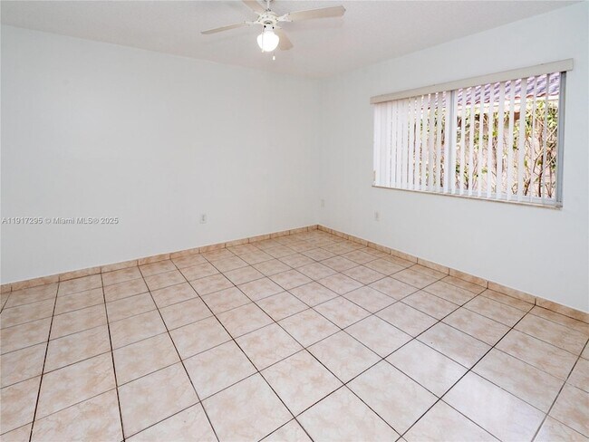 Building Photo - 10815 SW 145th Pl