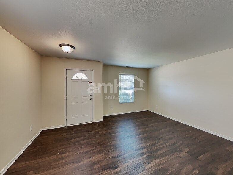 Building Photo - 227 Morning Dew Dr