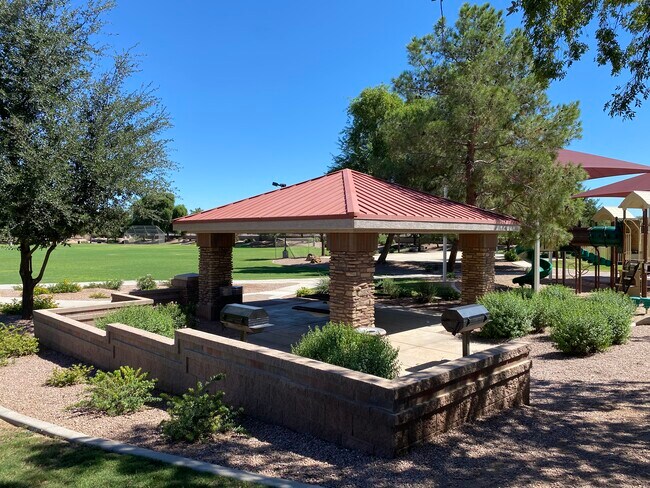 Building Photo - 18686 E Mockingbird Dr