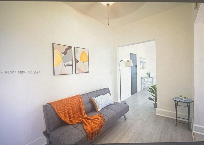 Building Photo - 444 Ponce de Leon Blvd