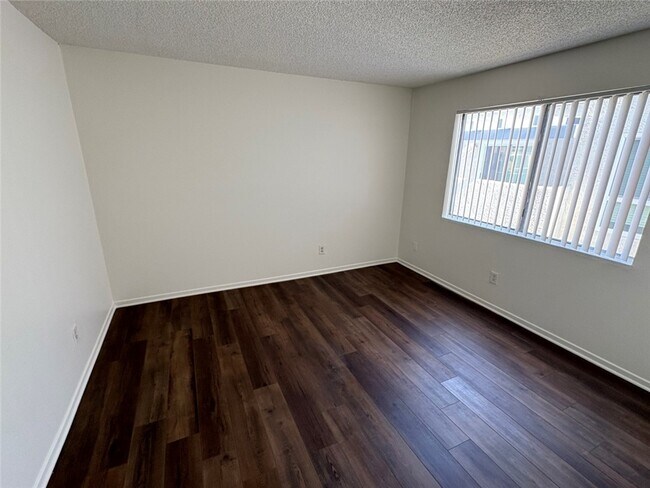 Building Photo - 2323 Whitesands Dr