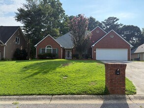 Building Photo - 1040 Sunny Field Ct NE