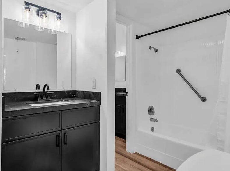 Building Photo - 5300 E Waverly Dr