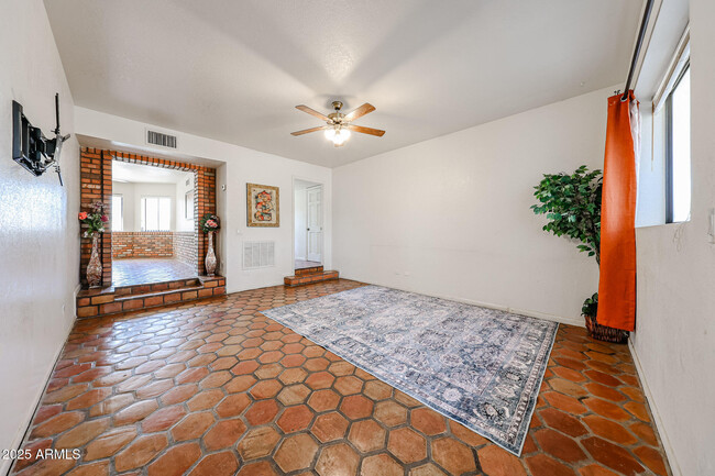 Building Photo - 8531 W Pinnacle Peak Rd