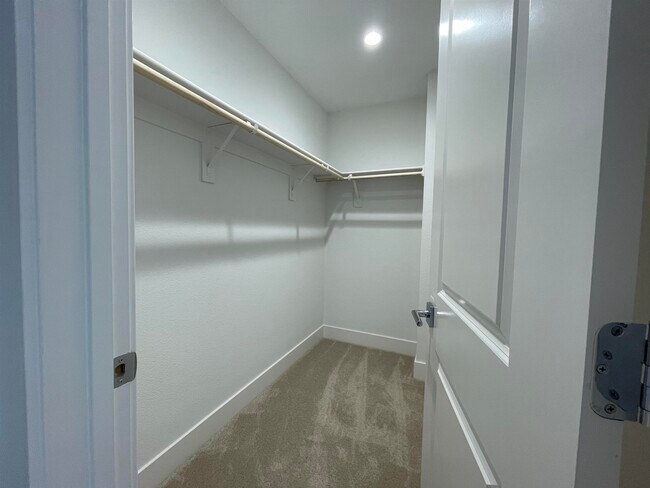 Building Photo - 5708 Melon Ct