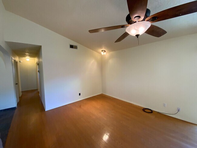 Building Photo - 4 Bedroom Single Story Home Available Near Tramway Blvd NE & Copper Ave NE!