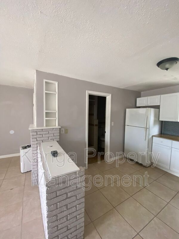 Building Photo - 1820 Redbank Rd