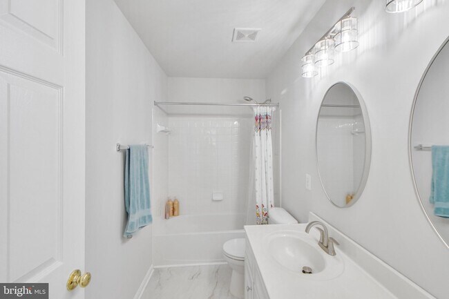 Building Photo - 115 Richard Dr SE