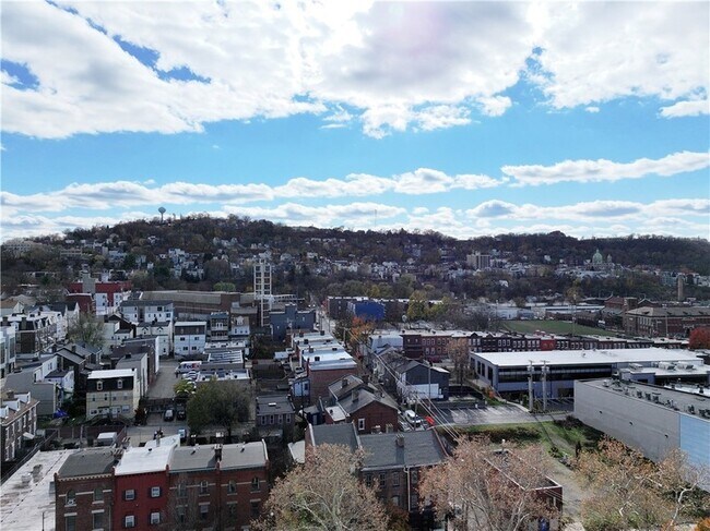 Building Photo - 274 38th St