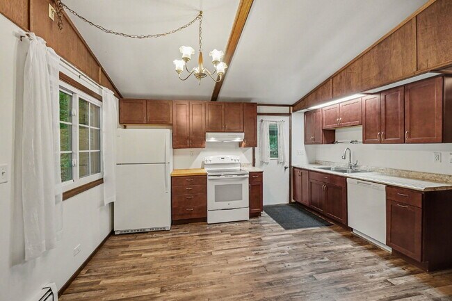 Building Photo - Peaceful Country Living | Spacious 3-Bed, 2-Bath Duplex $1600/month