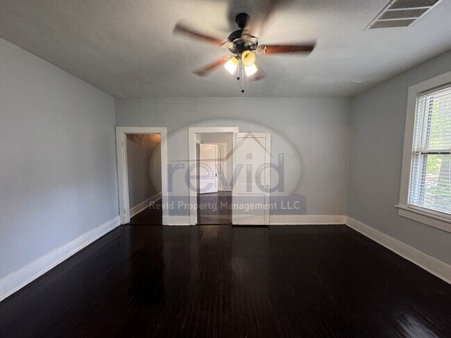 Building Photo - 282 Garland St