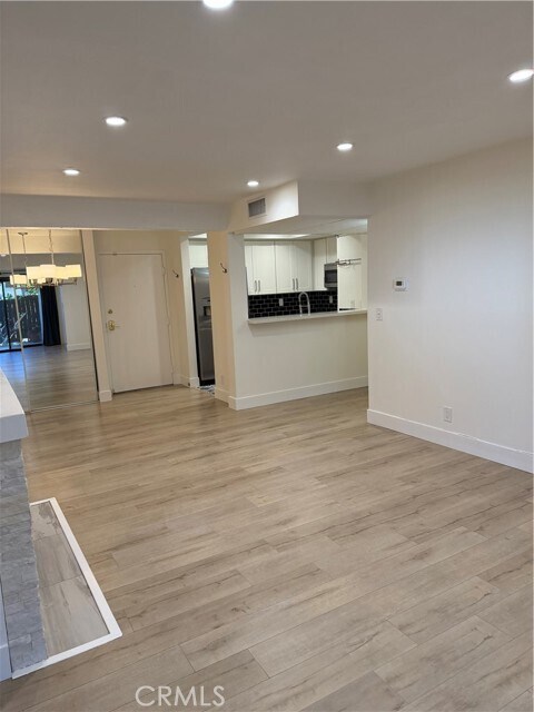 Building Photo - 6275 Canoga Ave