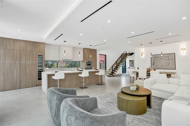 Building Photo - 1825 NE 26th Ave