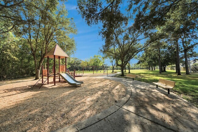 Building Photo - 20922 Whitevine Way