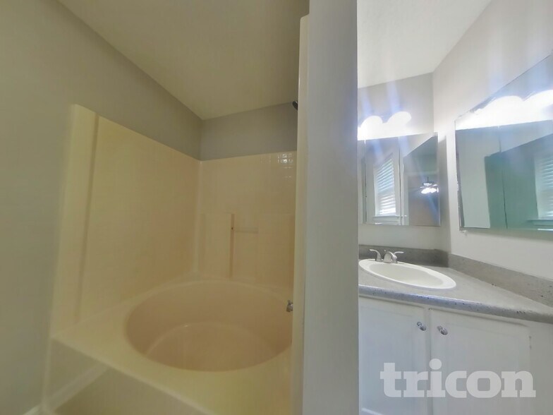 Building Photo - 230 Ashbury Ct