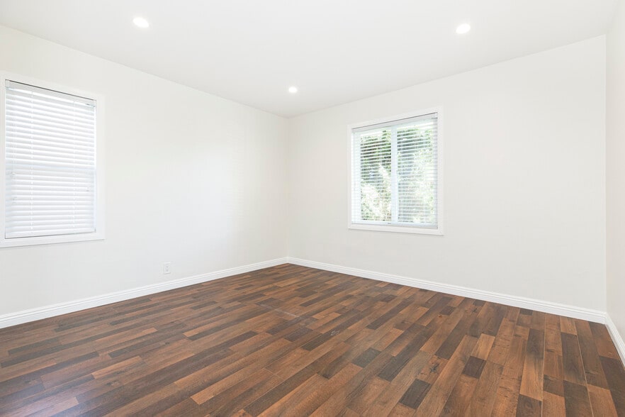 Building Photo - 17425 Emelita St