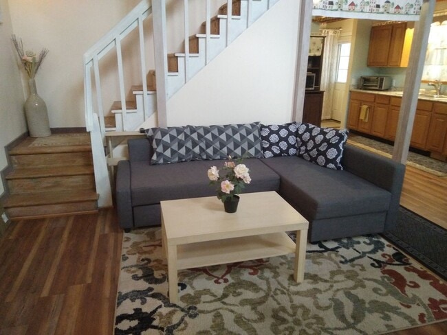 Building Photo - Adorable [furnished] - 2 Bed / 1 Bath A-Frame for Lease
