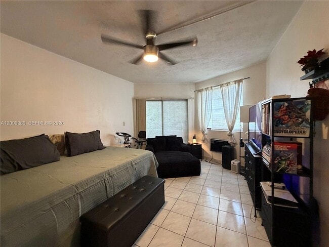 Building Photo - 1701 NE Miami Gardens Dr