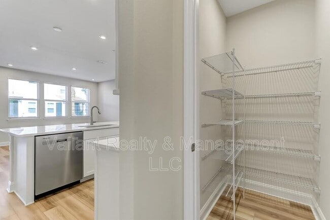 Building Photo - 14167 Pier Ln