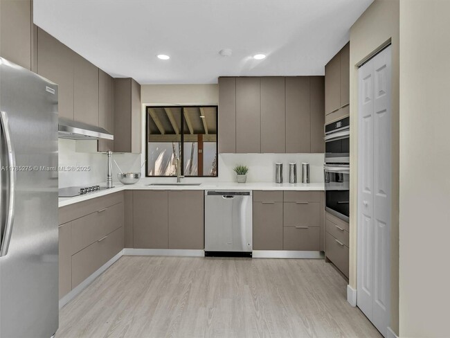 Building Photo - 2087 Augusta