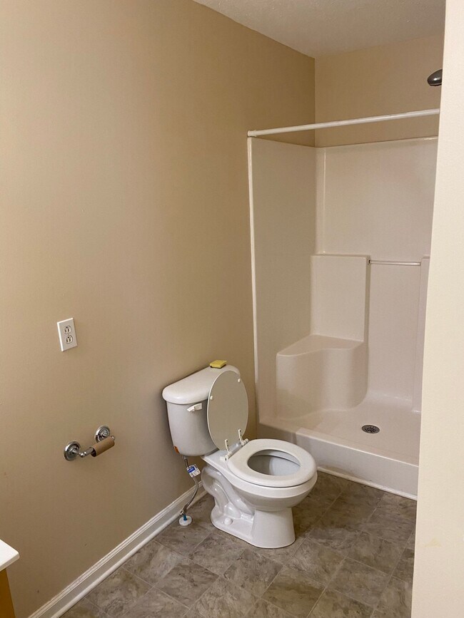 Building Photo - 623 Legacy Dr