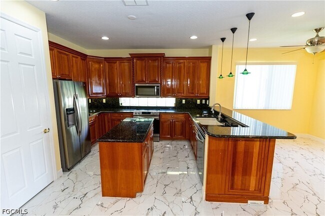 Building Photo - 8789 Paseo De Valencia St