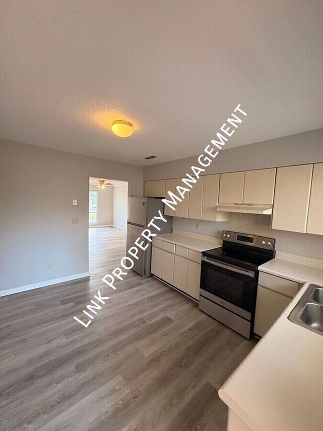 Building Photo - 3403 Gail Dr