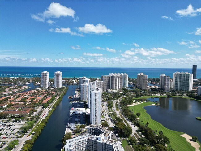 Building Photo - 3625 N Country Club Dr