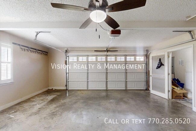 Building Photo - 28 Summerwind Dr