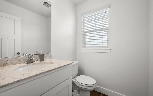 Building Photo - 3 Bedroom/2.5 Bathroom Townhouse in Lehi