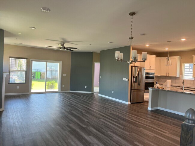Building Photo - 501 Sage Oak Ln