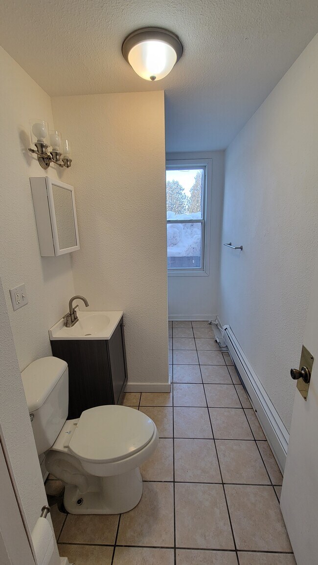 Building Photo - Chisholm Duplex