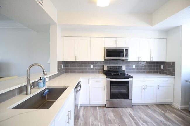 Building Photo - 146 Aragon Way