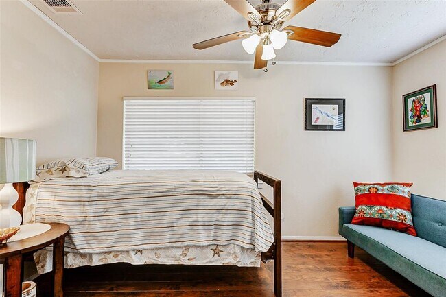 Building Photo - 465 Water View Dr