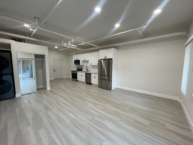 Building Photo - 2341 Ulric St