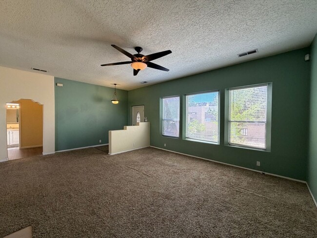 Building Photo - Contemporary 3 Bedroom 2 Bathroom Home Located In NW Albuquerque!
